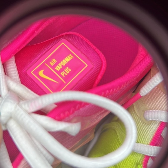 Vapormax Plus • Size 5.5 - Picture 8 of 8